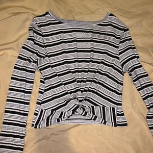 Long sleeve knitted striped crop top